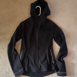 Lululemon Women's Black Hooded raincoat!